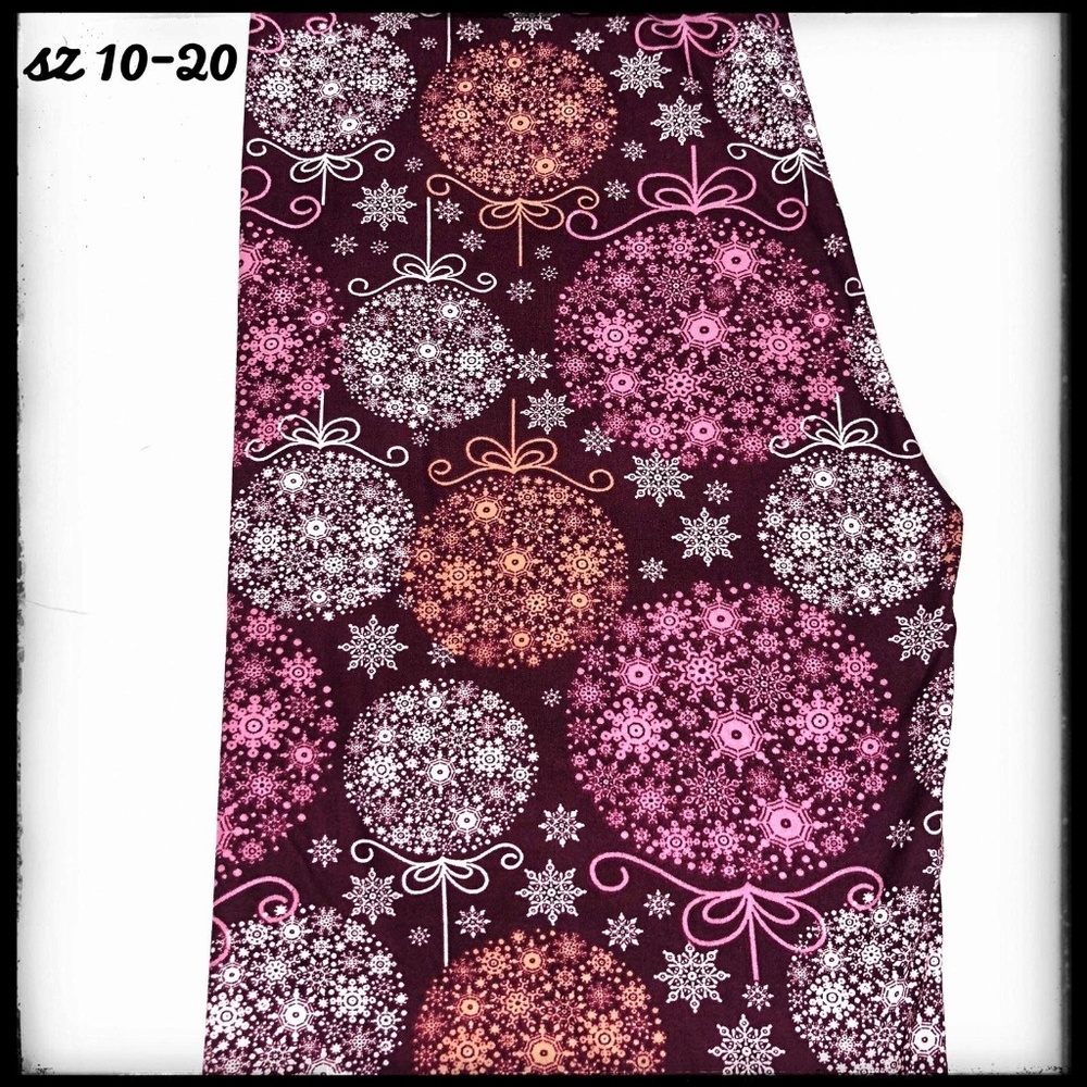 SALE!!! TC Holiday Leggings!! Snowflakes!!